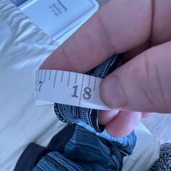 LuLululemon Capri stop at nothing multicolor striped legging Size 4 womens - Picture 7 of 8